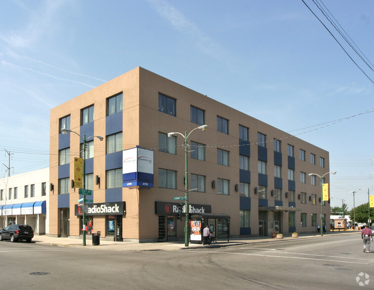 9204 S Commercial Ave, Chicago, IL for lease - Building Photo - Image 1 of 14