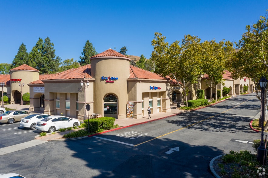 3815-3963 E Thousand Oaks Blvd, Westlake Village, CA for lease - Building Photo - Image 3 of 31