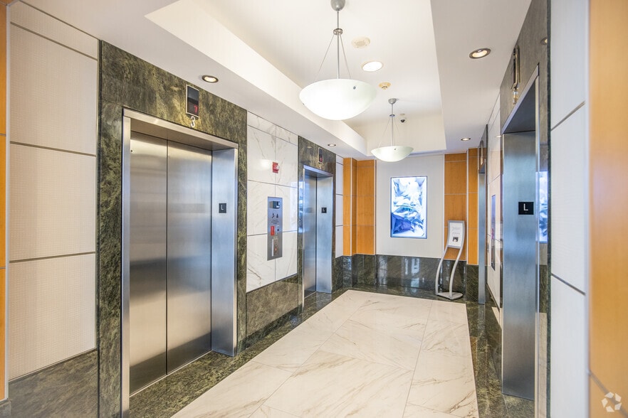 9155 S Dadeland Blvd, Miami, FL for lease - Interior Photo - Image 2 of 18