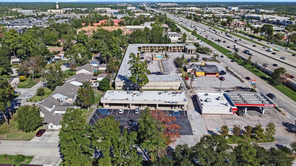 118 Shenandoah Dr, The Woodlands, TX for sale - Aerial - Image 3 of 49