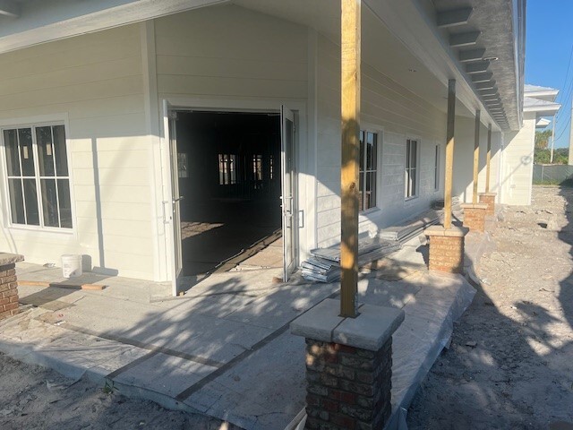 1052 SE Ocean Blvd, Stuart, FL for lease - Construction Photo - Image 1 of 4