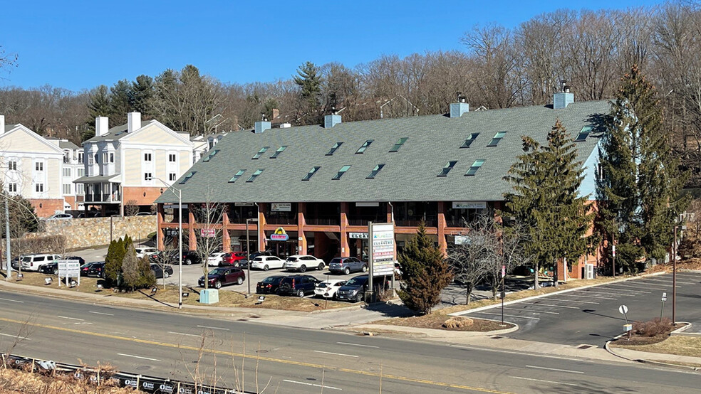 430 Main Ave, Norwalk, CT for lease - Primary Photo - Image 1 of 11