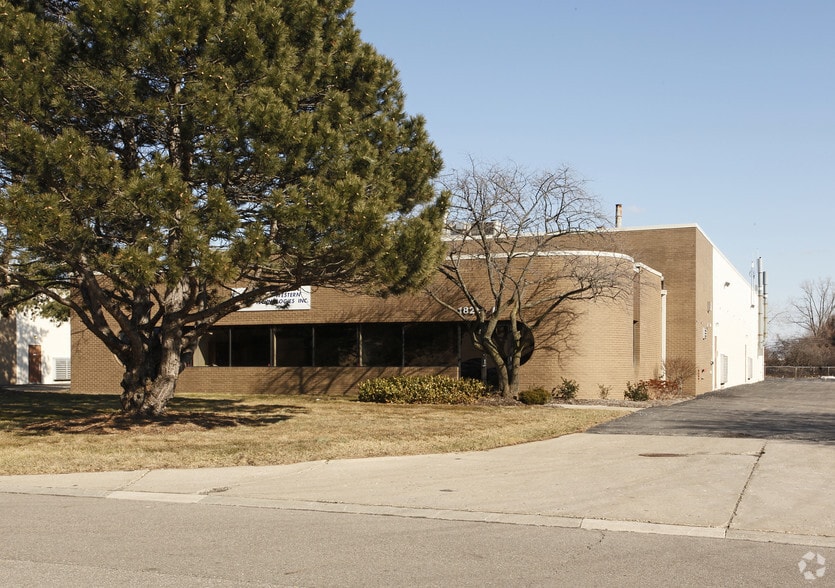 1826 Northwood Dr, Troy, MI for sale - Primary Photo - Image 1 of 2