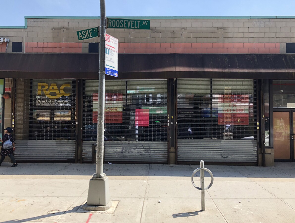 92109216 Roosevelt Ave, Jackson Heights, NY 11372