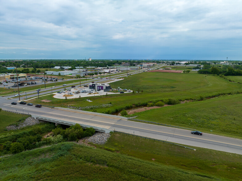 SW 38th & Lee Blvd, Lawton, OK for sale - Building Photo - Image 3 of 9