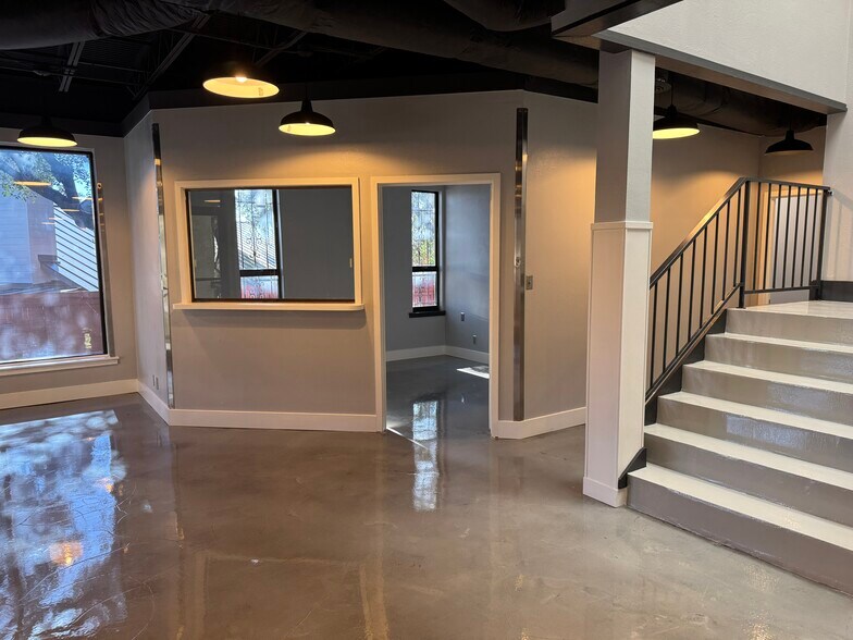 975 W Bitters Rd, San Antonio, TX for sale - Building Photo - Image 3 of 15