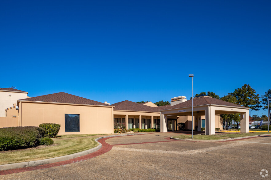 3501 Courtyard Way, Columbus, GA for sale - Primary Photo - Image 1 of 1