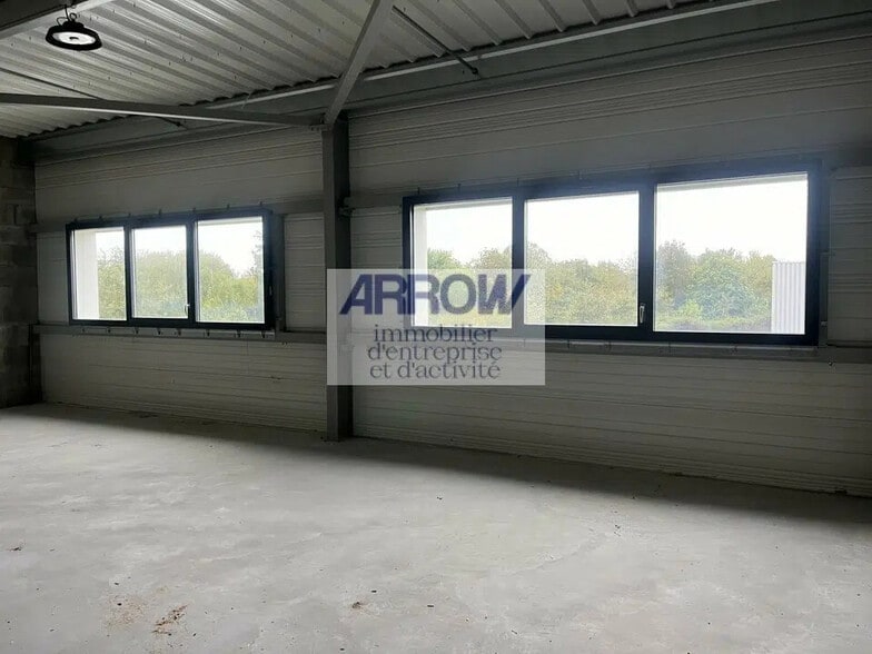 Flex in Saint-Herblain for lease - Building Photo - Image 1 of 4