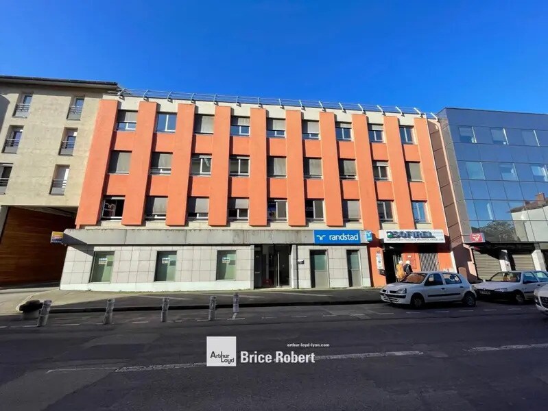 32 Rue De La République, Décines-Charpieu for lease Building Photo- Image 1 of 15