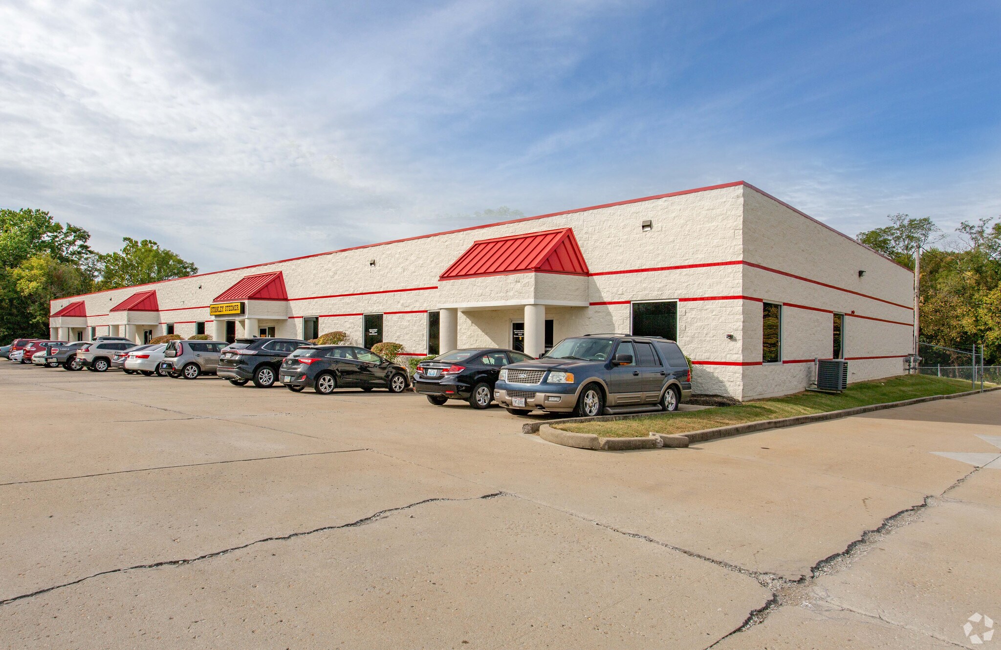 8096 Production Dr, Florence, KY 41042