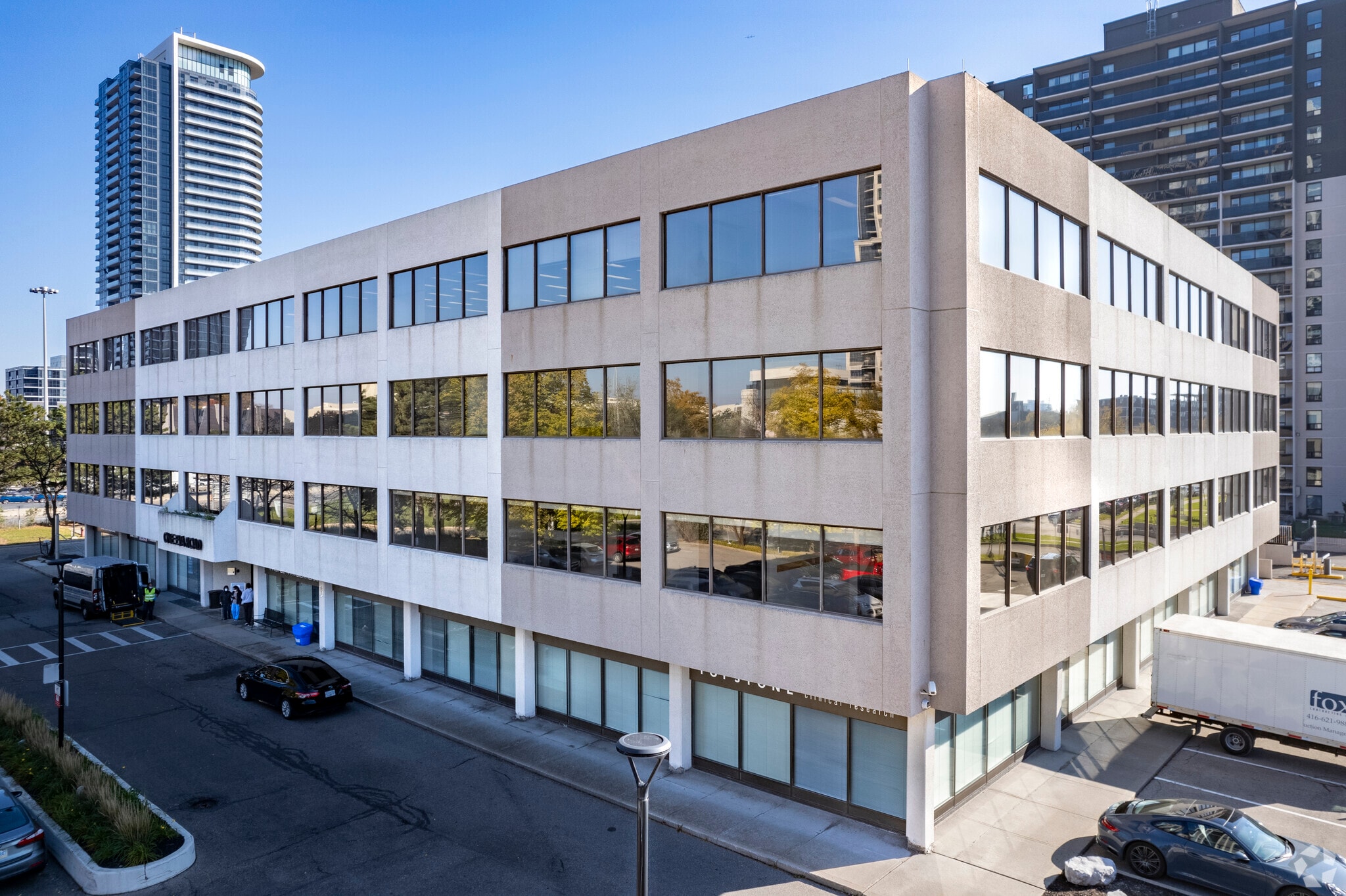 1 Eva Rd, Toronto, ON for lease Primary Photo- Image 1 of 10