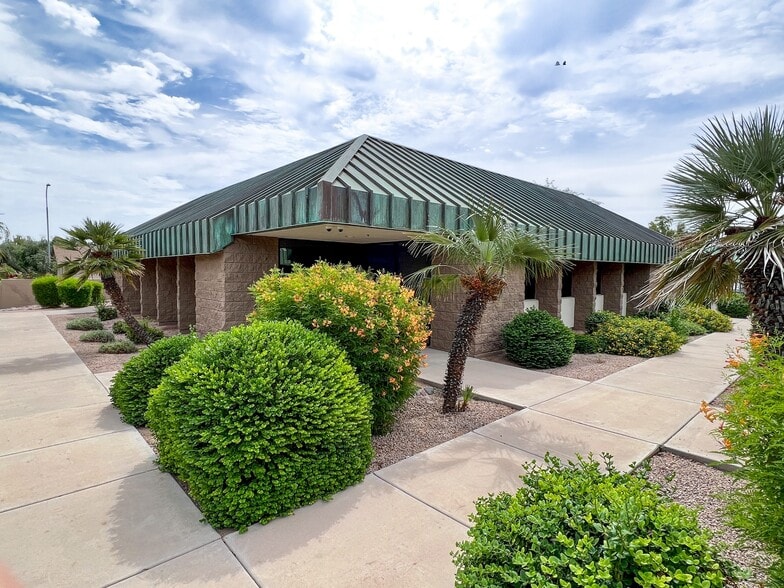 908 W Chandler Blvd, Chandler, AZ for sale - Primary Photo - Image 1 of 10