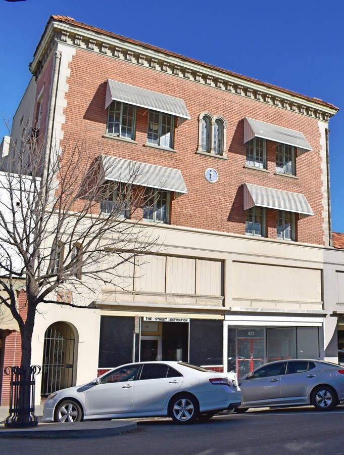 421423 D St, Marysville, CA 95901