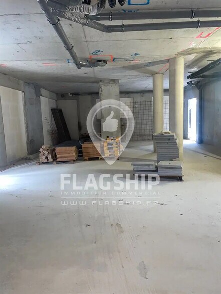 Retail in Cachan for lease - Interior Photo - Image 3 of 5