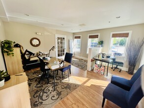 7 Agatha James Dr, Kennebunk, ME for lease Interior Photo- Image 1 of 14