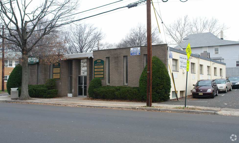 381 Chestnut St, Union, NJ for lease - Building Photo - Image 1 of 16