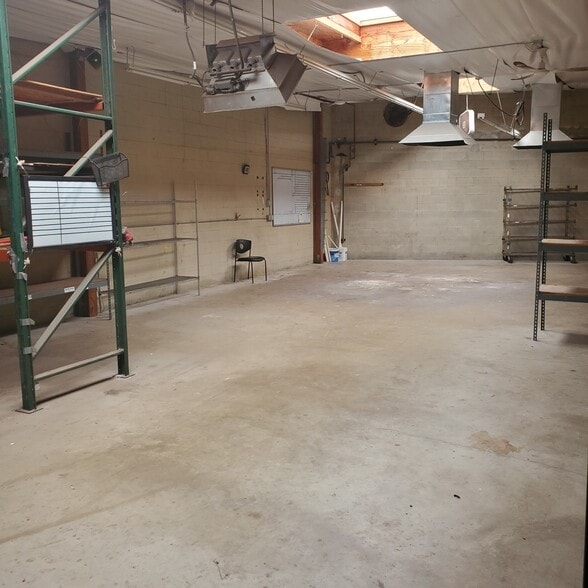 7648-7654 San Fernando Rd, Sun Valley, CA for lease - Building Photo - Image 2 of 7