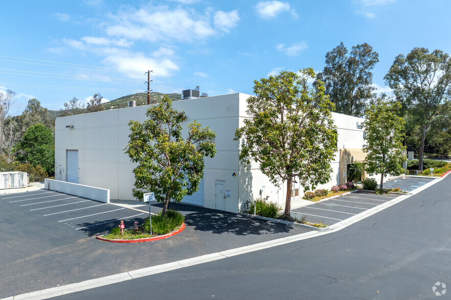 17034 Camino San Bernardo, San Diego, CA for lease - Building Photo - Image 2 of 4