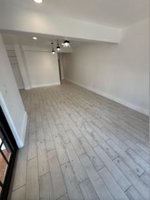 9-19 Fillmore Dr, Sarasota, FL for lease Interior Photo- Image 2 of 5