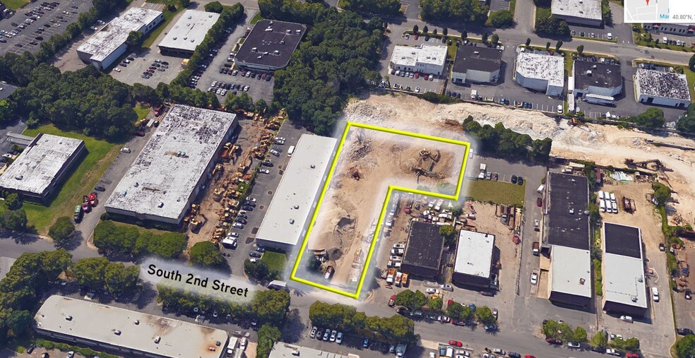 S 2nd St, Ronkonkoma, NY 11779