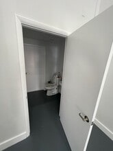 6450-6464 NW 77th Ct, Miami, FL for lease Interior Photo- Image 1 of 4