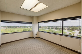 4-6 Parklane Blvd, Dearborn, MI for lease Interior Photo- Image 2 of 2