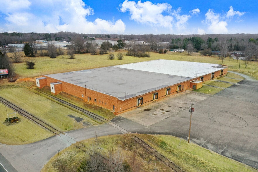 2473 Durham Rd, Roxboro, NC for lease - Building Photo - Image 1 of 12