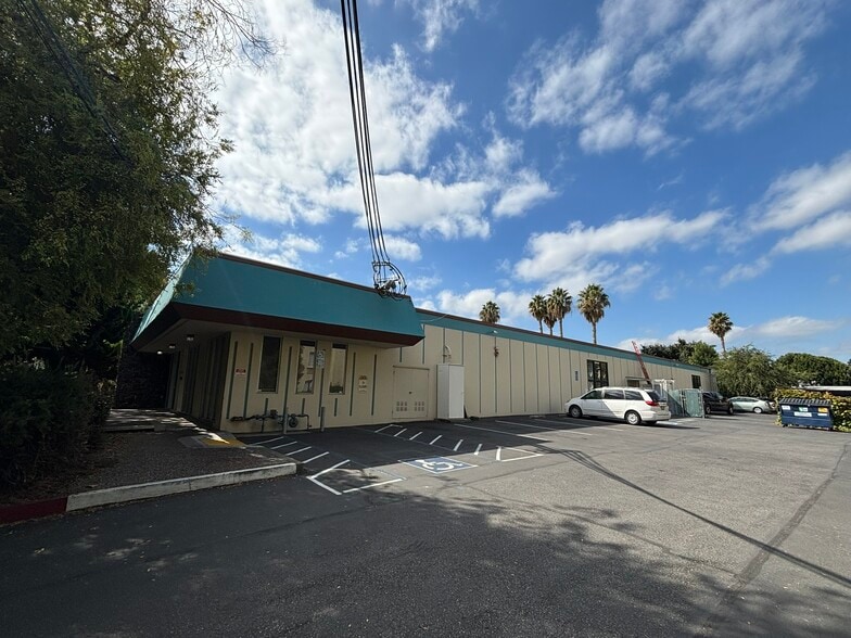 625-725 San Aleso Ave, Sunnyvale, CA for lease - Building Photo - Image 3 of 38