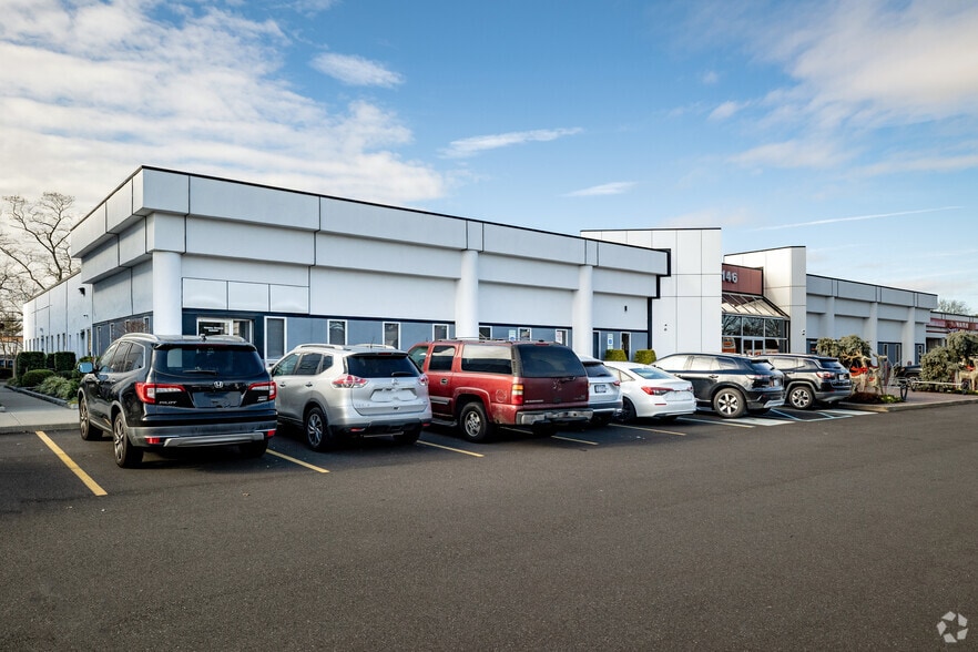 146 Manetto Hill Rd, Plainview, NY for sale - Primary Photo - Image 1 of 1