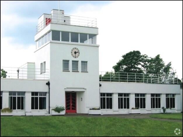 12 De Havilland Dr, Weybridge for sale - Primary Photo - Image 1 of 1