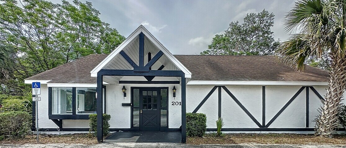 2017 W Main St, Leesburg, FL for lease Building Photo- Image 1 of 10