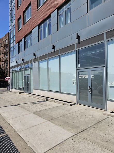 958 Nostrand Ave, Brooklyn, NY for lease - Building Photo - Image 2 of 14