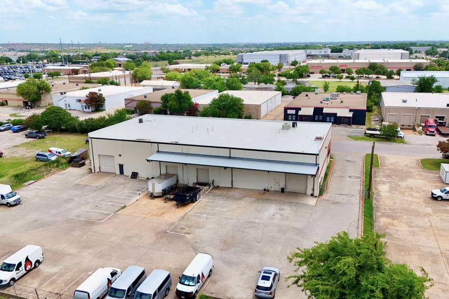 2004 Lamar Dr, Round Rock, TX for lease - Building Photo - Image 3 of 10
