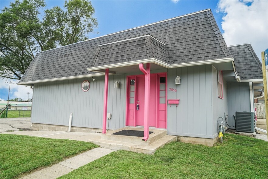 2650 Easton Blvd, Des Moines, IA for sale - Building Photo - Image 1 of 11