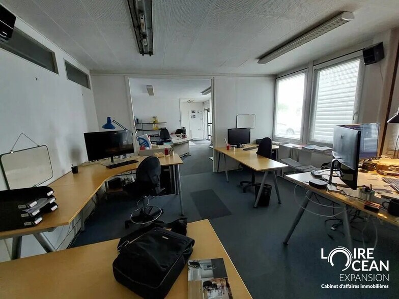 Office in Nantes for lease - Interior Photo - Image 2 of 5