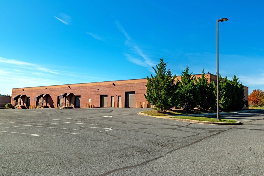 715 Corporate Center Ct, Westminster, MD for lease - Building Photo - Image 2 of 4