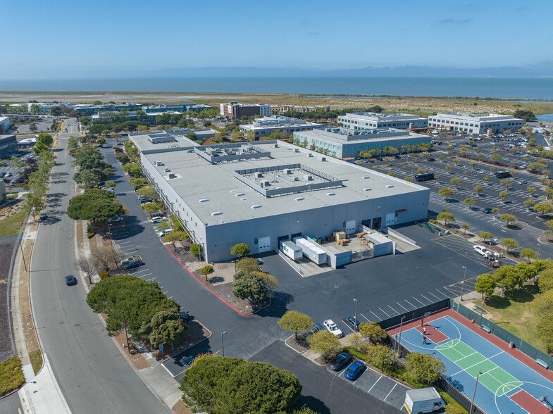 1740-1750 North Loop Rd, Alameda, CA for lease - Building Photo - Image 3 of 6