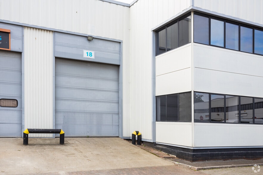 Neptune Clos, Rochester for lease - Building Photo - Image 3 of 14