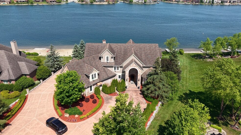 10611 Lighthouse Pt, South Lyon, MI for sale - Commercial Listing Video - Image 2 of 24