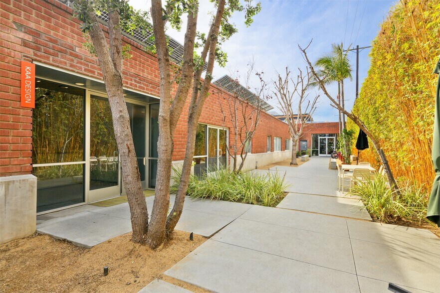 4201 Redwood Ave, Los Angeles, CA for lease - Building Photo - Image 1 of 14