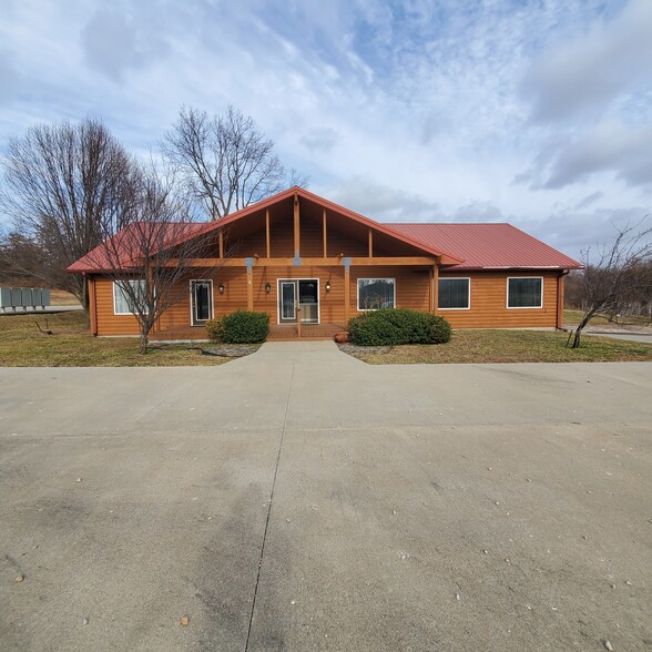 945 NE 105, Knob Noster, MO for sale - Building Photo - Image 1 of 1