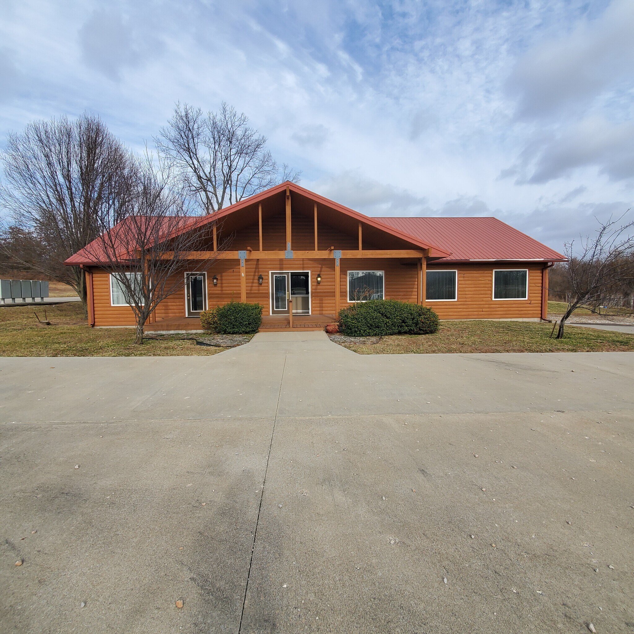 945 NE 105, Knob Noster, MO 65336