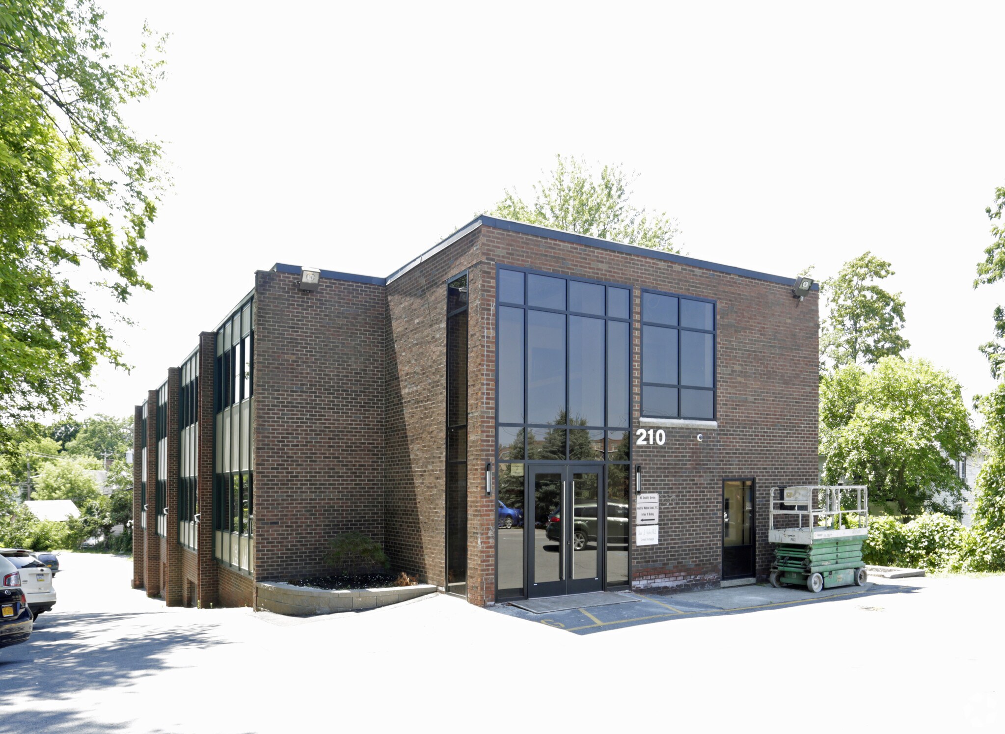 208-210 E Main St, Middletown, NY for sale Primary Photo- Image 1 of 1