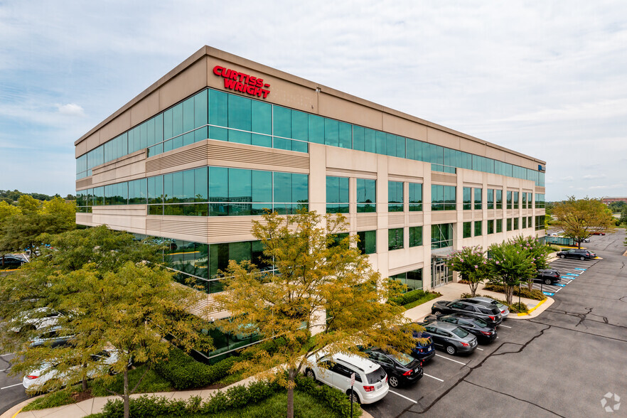 20130 Lakeview Center Pl, Ashburn, VA for lease - Building Photo - Image 1 of 6