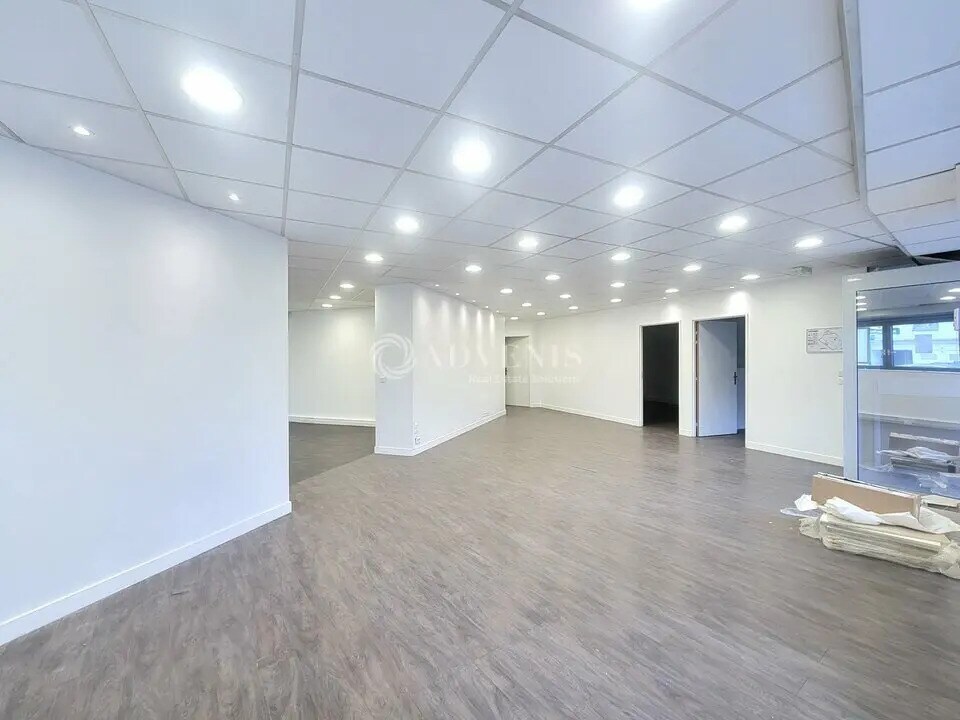 Retail in La Garenne-Colombes for lease Interior Photo- Image 1 of 8