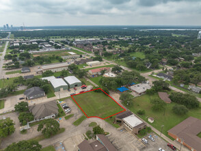 55 Flag Lake Plz, Lake Jackson, TX - aerial  map view