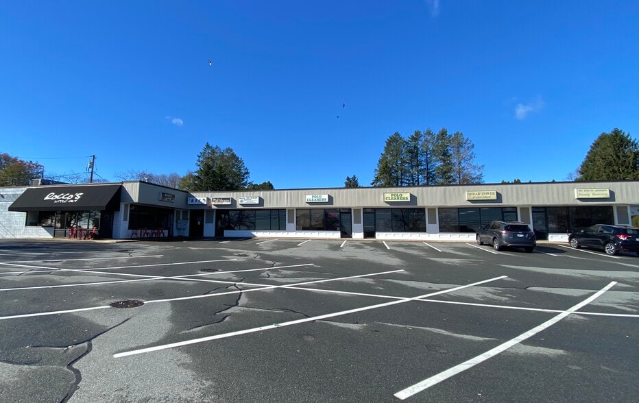 880 E Main Rd, Portsmouth, RI for lease - Building Photo - Image 1 of 10