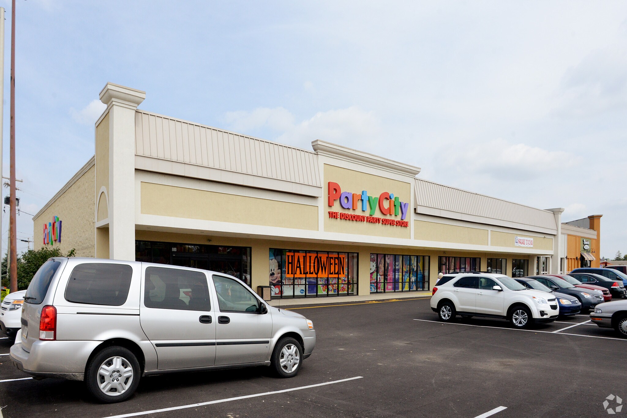 800-836 E Mcgalliard Rd, Muncie, IN for sale Building Photo- Image 1 of 1