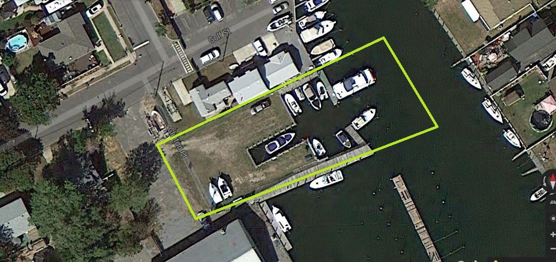 704 Roosevelt Ave, Lindenhurst, NY for sale Building Photo- Image 1 of 1