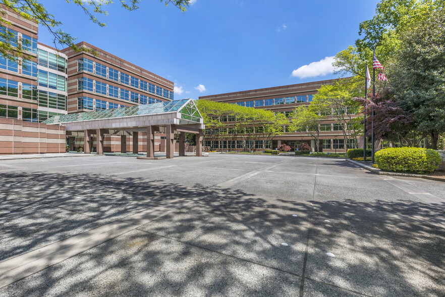 5780 Powers Ferry Rd NW, Atlanta, GA for lease - Building Photo - Image 2 of 11